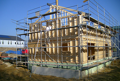 Projekt "Komplettbau Holzhaus mit Garage" ( 2008 Zimmerei Kuffer. Alle Rechte vorbehalten.)
